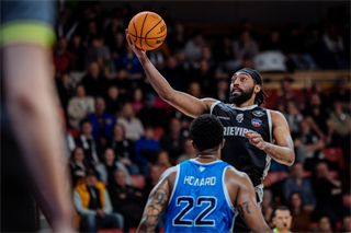 35. kolo TIPOS SBL: BC Prievidza - BC Slovan Bratislava 70:81 (Vladimír Králik)
