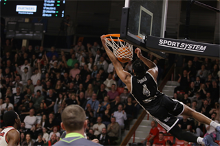 1. štvrťfinále TIPOS SBL: BC Prievidza : BC Komárno 85:71 (Ladislav Szibilla)