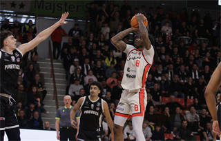 1. štvrťfinále TIPOS SBL: BC Prievidza : BC Komárno 85:71 (Ladislav Szibilla)