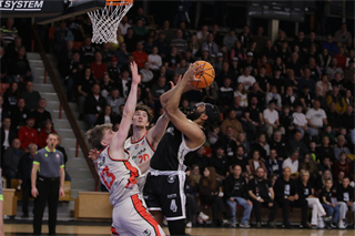 1. štvrťfinále TIPOS SBL: BC Prievidza : BC Komárno 85:71 (Ladislav Szibilla)
