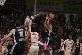 1. štvrťfinále TIPOS SBL: BC Prievidza : BC Komárno 85:71 (Ladislav Szibilla)