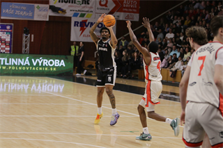 1. štvrťfinále TIPOS SBL: BC Prievidza : BC Komárno 85:71 (Ladislav Szibilla)