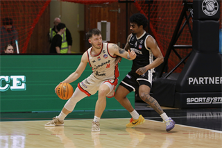 1. štvrťfinále TIPOS SBL: BC Prievidza : BC Komárno 85:71 (Ladislav Szibilla)