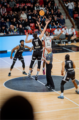 1. štvrťfinále TIPOS SBL: BC Prievidza - BC Komárno 85:71 (Vladimír Králik)