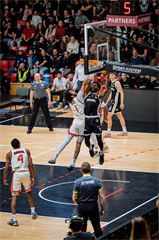 1. štvrťfinále TIPOS SBL: BC Prievidza - BC Komárno 85:71 (Vladimír Králik)