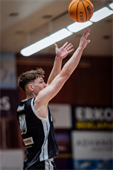 1. štvrťfinále TIPOS SBL: BC Prievidza - BC Komárno 85:71 (Vladimír Králik)
