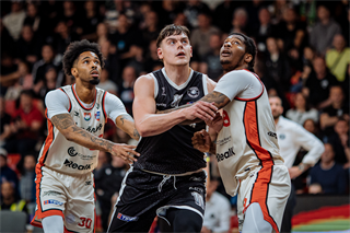 1. štvrťfinále TIPOS SBL: BC Prievidza - BC Komárno 85:71 (Vladimír Králik)