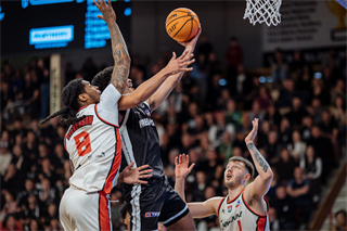 1. štvrťfinále TIPOS SBL: BC Prievidza - BC Komárno 85:71 (Vladimír Králik)