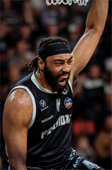 1. štvrťfinále TIPOS SBL: BC Prievidza - BC Komárno 85:71 (Vladimír Králik)