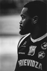 1. štvrťfinále TIPOS SBL: BC Prievidza - BC Komárno 85:71 (Vladimír Králik)