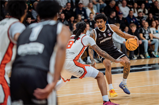 1. štvrťfinále TIPOS SBL: BC Prievidza - BC Komárno 85:71 (Vladimír Králik)