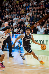 1. štvrťfinále TIPOS SBL: BC Prievidza - BC Komárno 85:71 (Vladimír Králik)