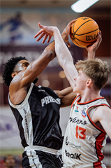 1. štvrťfinále TIPOS SBL: BC Prievidza - BC Komárno 85:71 (Vladimír Králik)