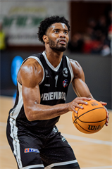 1. štvrťfinále TIPOS SBL: BC Prievidza - BC Komárno 85:71 (Vladimír Králik)