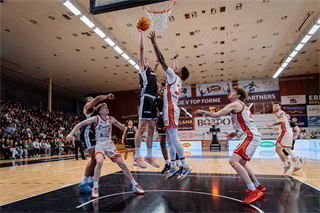 1. štvrťfinále TIPOS SBL: BC Prievidza - BC Komárno 85:71 (Vladimír Králik)