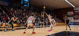 1. štvrťfinále TIPOS SBL: BC Prievidza - BC Komárno 85:71 (Vladimír Králik)