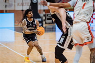 1. štvrťfinále TIPOS SBL: BC Prievidza - BC Komárno 85:71 (Vladimír Králik)