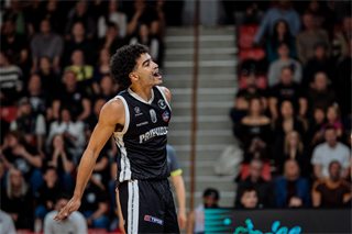 1. štvrťfinále TIPOS SBL: BC Prievidza - BC Komárno 85:71 (Vladimír Králik)
