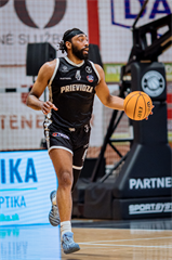 1. štvrťfinále TIPOS SBL: BC Prievidza - BC Komárno 85:71 (Vladimír Králik)