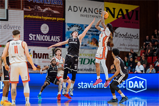 1. štvrťfinále TIPOS SBL: BC Prievidza - BC Komárno 85:71 (Vladimír Králik)