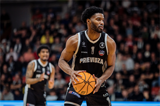 1. štvrťfinále TIPOS SBL: BC Prievidza - BC Komárno 85:71 (Vladimír Králik)