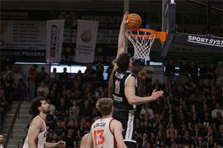 3. štvrťfinále TIPOS SBL: BC Prievidza : BC Komárno 75:73 (Ladislav Szibilla)