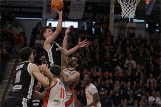 3. štvrťfinále TIPOS SBL: BC Prievidza : BC Komárno 75:73 (Ladislav Szibilla)