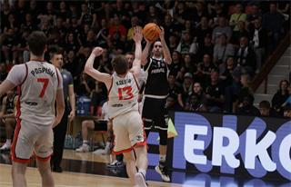 3. štvrťfinále TIPOS SBL: BC Prievidza : BC Komárno 75:73 (Ladislav Szibilla)