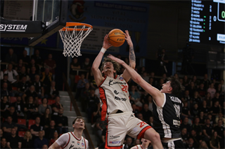 3. štvrťfinále TIPOS SBL: BC Prievidza : BC Komárno 75:73 (Ladislav Szibilla)
