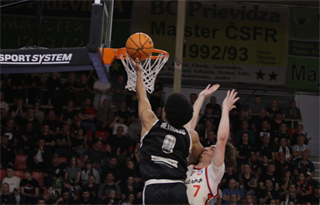 3. štvrťfinále TIPOS SBL: BC Prievidza : BC Komárno 75:73 (Ladislav Szibilla)