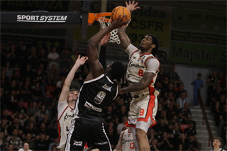 3. štvrťfinále TIPOS SBL: BC Prievidza : BC Komárno 75:73 (Ladislav Szibilla)
