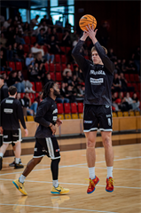 3. štvrťfinále TIPOS SBL: BC Prievidza - BC Komárno 75:73 (Vladimír Králik)