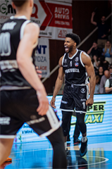 3. štvrťfinále TIPOS SBL: BC Prievidza - BC Komárno 75:73 (Vladimír Králik)