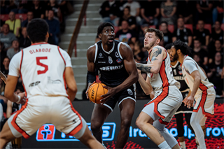 3. štvrťfinále TIPOS SBL: BC Prievidza - BC Komárno 75:73 (Vladimír Králik)