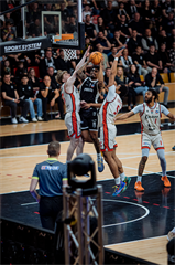 3. štvrťfinále TIPOS SBL: BC Prievidza - BC Komárno 75:73 (Vladimír Králik)