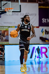 3. štvrťfinále TIPOS SBL: BC Prievidza - BC Komárno 75:73 (Vladimír Králik)