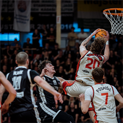 3. štvrťfinále TIPOS SBL: BC Prievidza - BC Komárno 75:73 (Vladimír Králik)