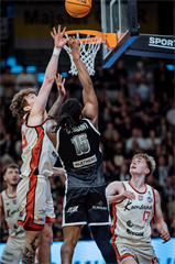 3. štvrťfinále TIPOS SBL: BC Prievidza - BC Komárno 75:73 (Vladimír Králik)