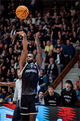 3. štvrťfinále TIPOS SBL: BC Prievidza - BC Komárno 75:73 (Vladimír Králik)