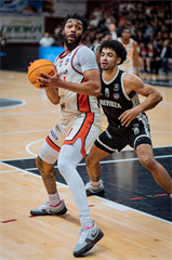 3. štvrťfinále TIPOS SBL: BC Prievidza - BC Komárno 75:73 (Vladimír Králik)