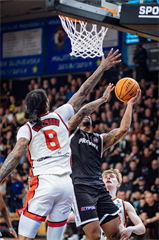 3. štvrťfinále TIPOS SBL: BC Prievidza - BC Komárno 75:73 (Vladimír Králik)