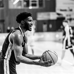3. štvrťfinále TIPOS SBL: BC Prievidza - BC Komárno 75:73 (Vladimír Králik)