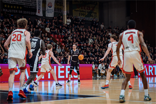 3. štvrťfinále TIPOS SBL: BC Prievidza - BC Komárno 75:73 (Vladimír Králik)