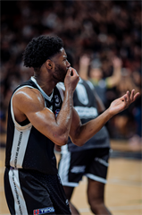 3. štvrťfinále TIPOS SBL: BC Prievidza - BC Komárno 75:73 (Vladimír Králik)