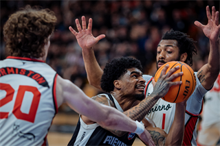 3. štvrťfinále TIPOS SBL: BC Prievidza - BC Komárno 75:73 (Vladimír Králik)