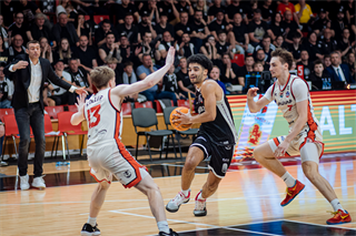 3. štvrťfinále TIPOS SBL: BC Prievidza - BC Komárno 75:73 (Vladimír Králik)