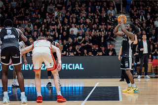 3. štvrťfinále TIPOS SBL: BC Prievidza - BC Komárno 75:73 (Vladimír Králik)