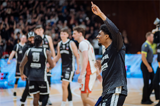 3. štvrťfinále TIPOS SBL: BC Prievidza - BC Komárno 75:73 (Vladimír Králik)
