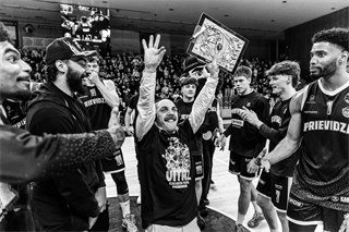 3. štvrťfinále TIPOS SBL: BC Prievidza - BC Komárno 75:73 (Vladimír Králik)