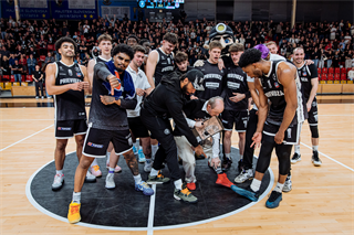 3. štvrťfinále TIPOS SBL: BC Prievidza - BC Komárno 75:73 (Vladimír Králik)